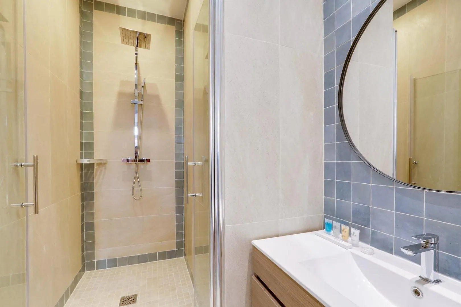 Bluestay 62 - Superbe Appartement A Paris 0*,  France